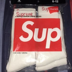 Supreme x Hanes Socks